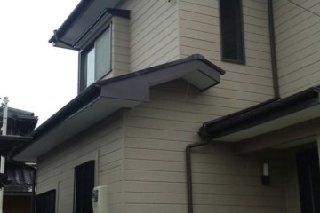 福岡県福岡市早良区で屋根塗装工事・破風板板金塗装工事・アンテナ取り替え工事を行いました。