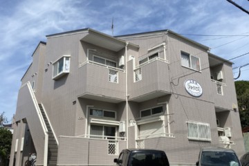 福岡県福岡市東区で外壁塗装工事・ベランダ防水工事・シーリング工事を行いました。