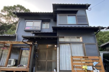 福岡県那珂川市片縄西で外壁塗装工事を行いました。