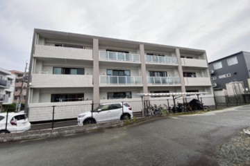 福岡県福岡市城南区のマンションで通路外壁補修工事・階段上防水工事を行いました。
