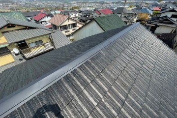 福岡県糟屋郡宇美町で屋根板金張り替え工事を行いました。