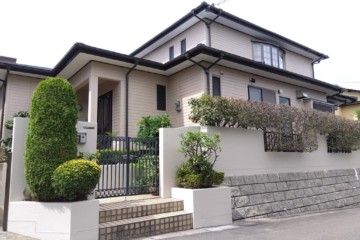 福岡県春日市で外壁塗装工事・屋根塗装工事・バルコニー防水工事・屋根板金工事を行いました。