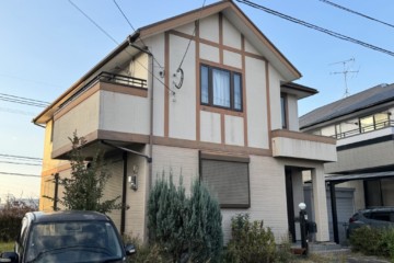 福岡県大野城市月の浦で外壁塗装工事・屋根塗装工事を行っています。