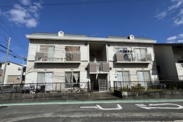 福岡県春日市でコーポ外壁塗装工事を行っています。