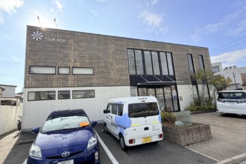 福岡県春日市で店舗外壁塗装工事を行っています。