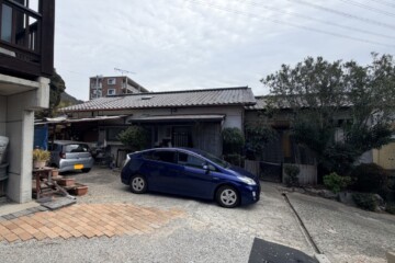 福岡県福岡市博多区で外壁塗装工事・雨戸交換工事を行っています。